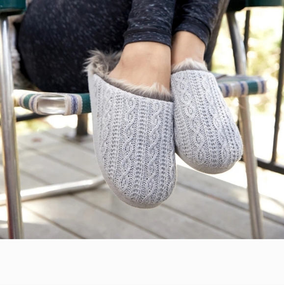 PJ Salvage Faux Fur Trimmed Cable Knit Slippers - Picture 4 of 5